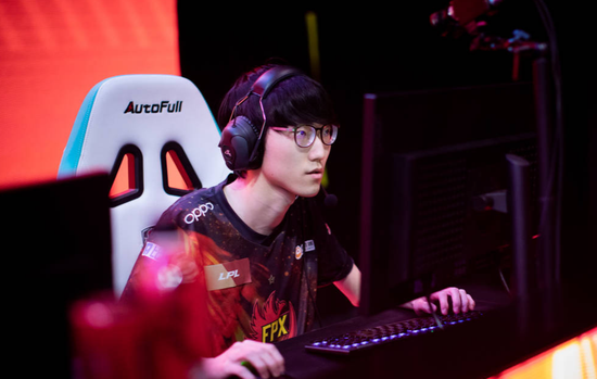 八月新游推荐：无畏契约手游与诛仙2精彩上线